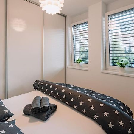 Stylish Apartment Retreat Bratislava Luaran gambar